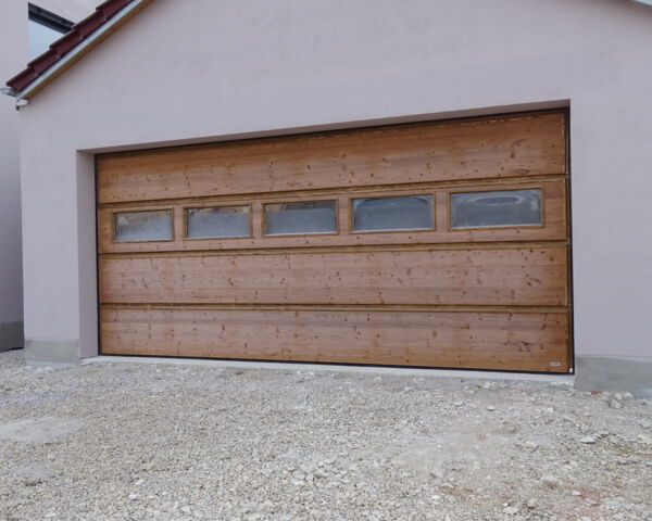 Flügeltor aus Holz, ca. 2,5 x 2,2 m, Ansicht innen