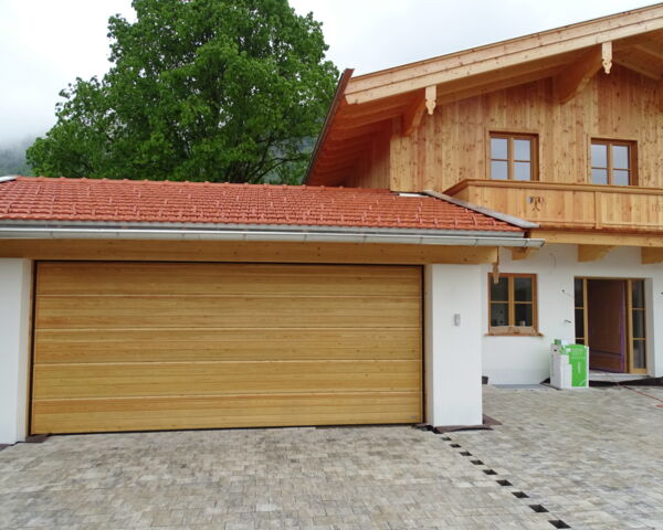 Garage, Haus und Garten